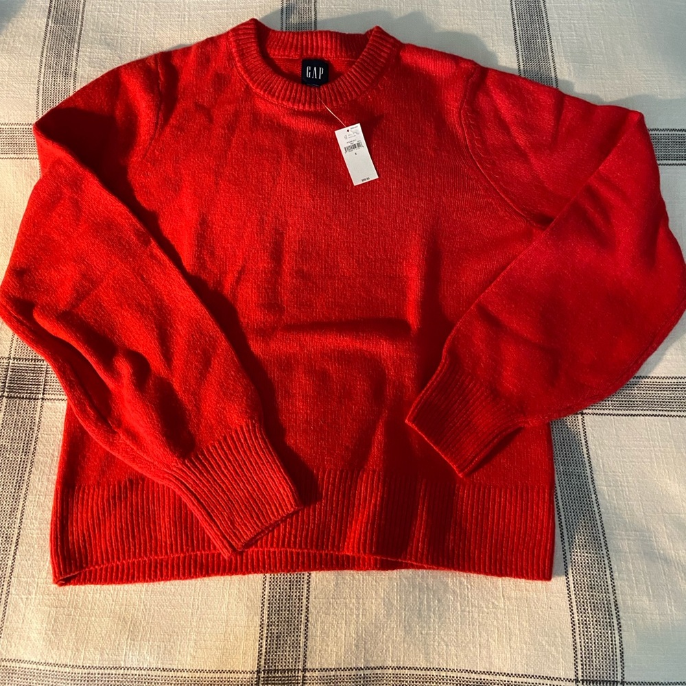 GAP Women’s crewneck red sweater size S